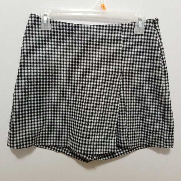 CAbi skort 2 Gingham Check Plaid Tee Time Slit Skort - Picture 1 of 16
